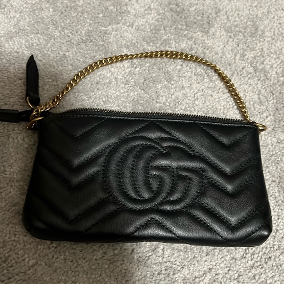 Gucci clutch used three times. Perfect condition - Picture 2 of 4